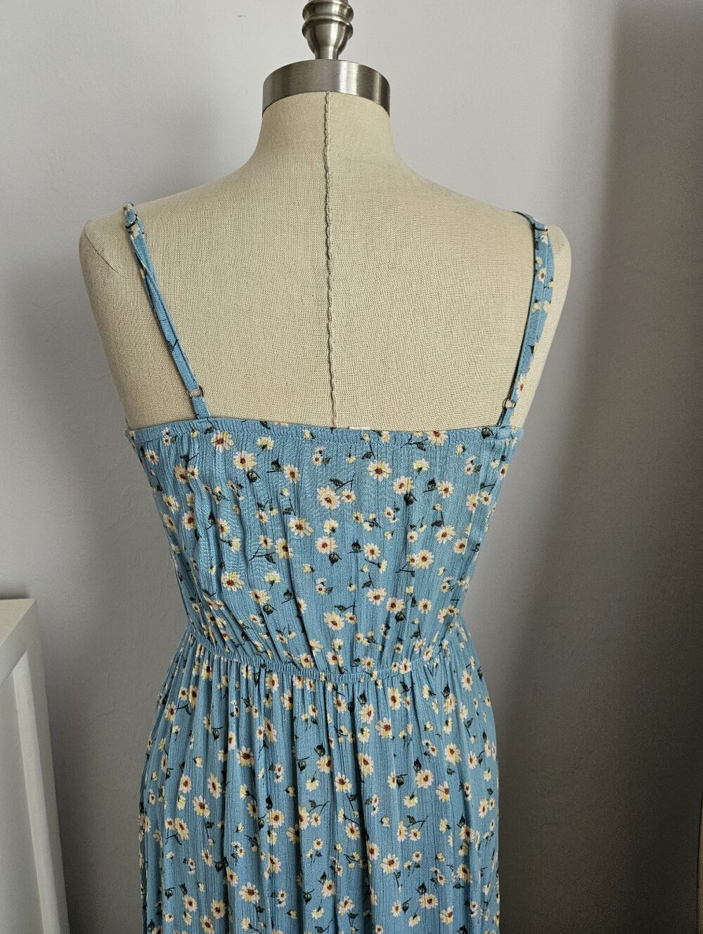 NWT REWIND Blue Floral Faux Button Front Ruffle Hem Maxi Dress | SZ M - Picture 5 of 11